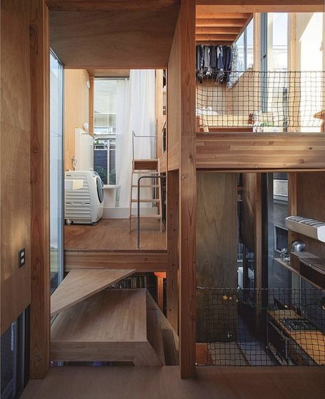 Japanese Bath House, Tokyo House, Kazuyo Sejima, House Tokyo, Timber Architecture, Compact House, Rustic Home Design, House Design Kitchen, Village House Design