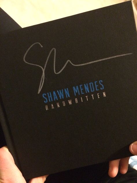 Shawns SIGNATURE!! ♡ pinterest : @mendessxmuffin ♡ Handwritten Aesthetic, Shawn Mendes Merch, Shawn Mendes Magcon, Pack Twitter, Kids In Love, Celeb Crushes, Shawn Mendes, Future Husband, Love Of My Life