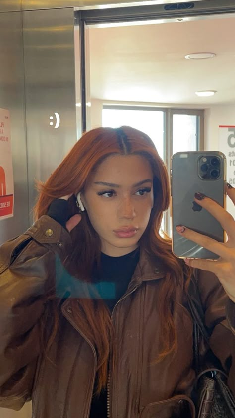 Copper Hair Baddie, Ginger Hair Brown Skin, Ginger Baddie Aesthetic, Red Hair Latina Aesthetic, Copper Hair On Brown Skin, Ginger Hair On Latina, Ginger Hair On Brown Skin, Mixed Outfits, Orange Red Hair Aesthetic