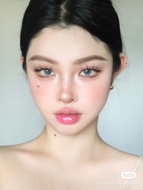 ꔫ:*🦢ꔫ:* Strawberry Makeup, Makeup Layout, Vibrant Makeup, Beauty Marks, Makeup Tip, Douyin Makeup, Doll Eye Makeup, Korean Eye Makeup, Fresh Makeup