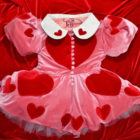 Art Outfit, Heart Dress, Fantasy Clothing, Princess Dress, Cute Fashion, Diy Clothes, Aesthetic Clothes, Pretty Outfits, Fashion Inspo Outfits