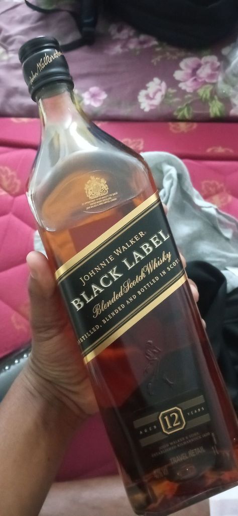 Party time with PG Buddies Wine Bottle Snap, Whiskey Snapchat, Fake Drinking Alcohol Snaps, Black Label Snap, Wine Snapchat, Alcohol Snap, Wine Snap, Black Label Whiskey, Alcohol Snapchat Party