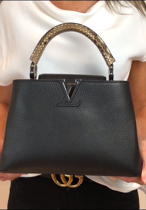 Lv Work Bag, Designer Bags 2023, Fancy Clutch Purse, Tas Louis Vuitton, Lv Onthego, New Louis Vuitton Handbags, Tas Lv, Comparison Video, Womens Work Bag