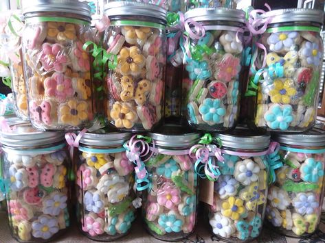 Mother's Day Mini Cookie Jars, Garden Jar Cookies, Cookie Display, Mason Jar Cookies, Cookie Stand, Sugar Cookie Royal Icing, Dessert Packaging, Best Sweets, Candy Recipes Homemade, Spring Cookies