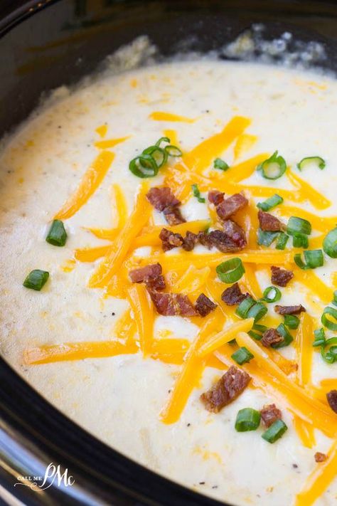 Crock pot potato soup used hashbrowns as a short cut ingredient. Saves even more time in prep. Hashbrown Soup, Salad Wedge, Mexican Kale, Hash Brown Potato Soup, Vinegar Slaw, Chicken Slowcooker, Slow Cooker Potato, Kale Slaw, Quick Soup Recipes