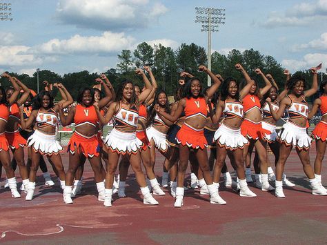 VIRGINIA STATE WOO WOO'S ARE TOO TOO HOT!! Virginia State University, Dance Major, College Cheerleading, Virginia Is For Lovers, University Campus, Marching Band, State University, College Life, Cheerleading