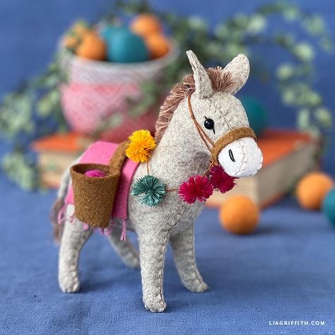 Felt Donkey Stuffie Felt Horse Pattern, Christmas Donkey Craft, Donkey Sewing Pattern Free, Donkey Template, Donkey Toys Diy, Donkey Sewing Pattern, Donkey Christmas Ornaments Diy, Felt Donkey, Felt Donkey Pattern