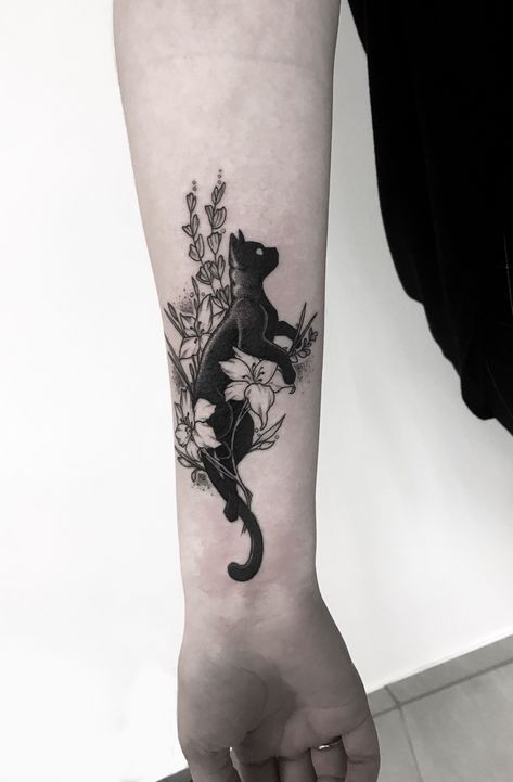 Nazarene Tattoo, Black Nazarene, Cat Outline Tattoo, Tato Tradisional, Krishna Tattoo, Black Cat Tattoos, More Tattoo, Cat Tattoo Designs, Flowers Tattoo