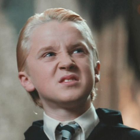 Draco Malfoy Funny Face, Tom Felton Funny Pictures, Tom Felton Funny, Draco Malfoy Funny, Harry Potter Face, Draco Malfoy Hot, Draco Malfoy Fanart, Disgusted Face, Grumpy Face