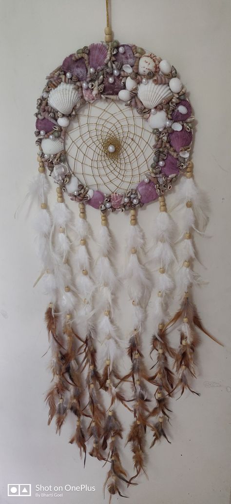 Sea Shell Dream Catcher, Shell Dream Catcher, Witch Inspiration, Wall Weaving, Dream Catcher Decor, Beach Things, Sea Decor, Avatar Movie, Feather Art