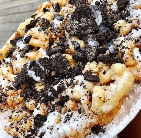 Cookies And Cream Funnel Cake, Oreo Funnel Cake, Bussin Food, Cake Oreo, Funnel Cakes, Impressive Desserts, African Symbols, Soul Food Dinner, Junk Food Snacks