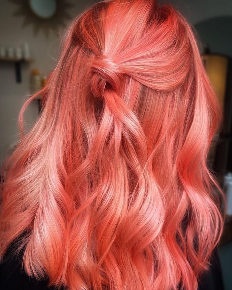 Pinky Peach Hair, Salmon Hair Color, Dark Peach Hair, Peach Pink Hair, Peachy Pink Hair, Salmon Hair, Blorange Hair, Peach Hair Colors, Coral Hair