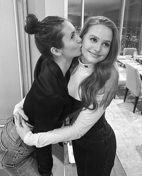 Nina Dobrev and Madelaine Petsch Dani Campbell, Nina Dobrev Style, Camilla Mendes, Vampire Diaries Poster, Ariana Grande Photoshoot, Riverdale Cast, Madelaine Petsch, Cheryl Blossom, Caroline Forbes