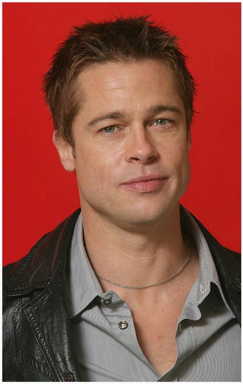 Brett Pitt, Brad Pitt Haircut, Brad Pitt Hair, Anglina Jolie, Bradley Pitt, Clueless Halloween Costume, Male Singers, Tyler Durden, Actors Male