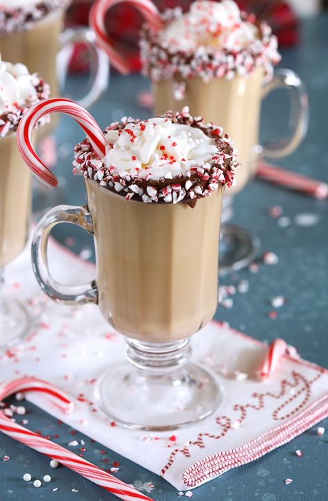 Holiday Coffee Drinks, Peppermint Mocha Coffee, Mocha Coffee Recipe, Homemade Peppermint Mocha, Christmas Drinks Alcohol Recipes, Mocha Coffee, Candy Cane Christmas, Peppermint Mocha, Coffee Recipe