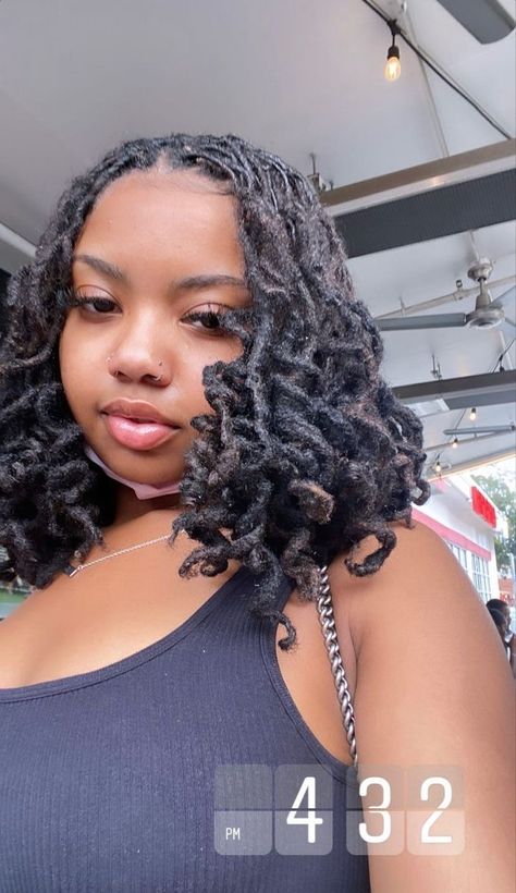 Locs Hairstyles For Women Curls, Natural Hair Weaves, Riverdale Cheryl, Beautiful Dreadlocks, Short Locs Hairstyles, Dreadlock Styles, Dreads Styles, Loc Journey, Dope Hairstyles