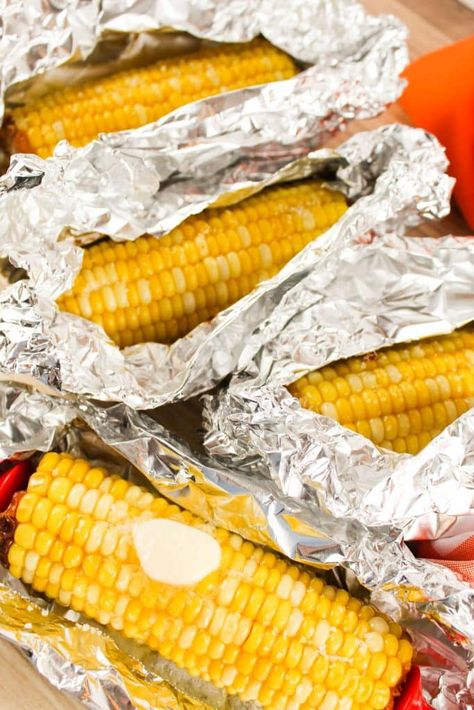 How To Grill Corn, Corn In The Oven, Grill Corn, Oven Roasted Corn, Cob Oven, Grilled Side Dishes, Grilled Corn On The Cob, Seasoned Corn, Foil Dinners