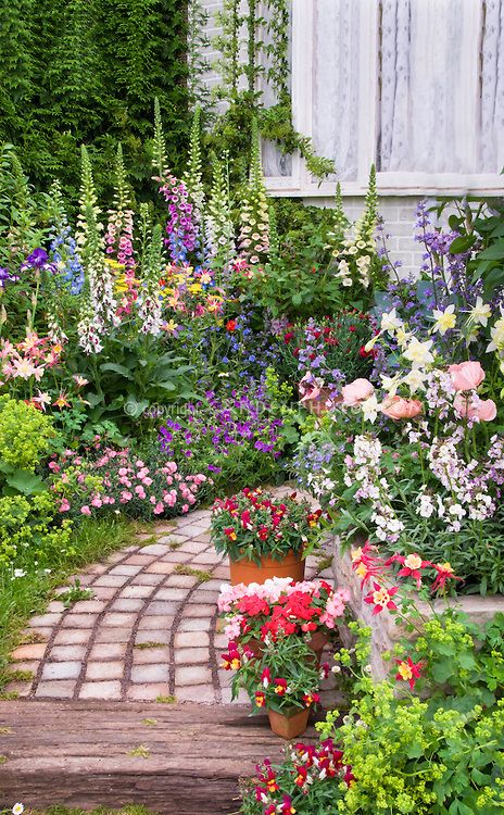 Garden Concept, Stone Garden Paths, Backyard Gardens, Gardens Ideas, Gardening Design, Tiered Garden, Cottage Garden Design, Landscaping Garden, Flower Garden Design