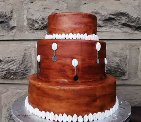 African Wedding Cakes, African Weddings, Cupcake Decorating Tips, African Traditional Wedding Dress, Diy Wedding Cake, Traditional Weddings, Traditional Wedding Cake, African Traditional Wedding, Traditional Wedding Decor