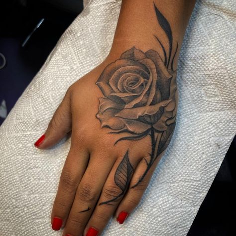 Black and Grey Rose Hand Tattoo, hand tattoos rose Peony Hand Tattoos For Women, Inside Hand Tattoo, Hand Tattoos Black, Hand Tattoos Rose, Feminine Hand Tattoos For Women, Rose Hand Tattoos, Right Hand Tattoo, Rose Tattoo Hand, Rose Tattoo On Back