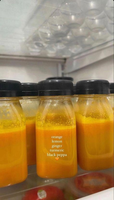 #WhatAreHealthyNutritionFacts Tumeric Juice Recipes, Make Your Own Juice, Healthy List, Ginger Tumeric, Ginger Shots, The Egg Diet, Liver Cleansing, Turmeric Juice, Healthy Juicer Recipes