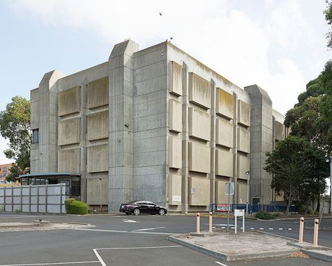 Sky C, Psychiatric Hospital, Brutalist Architecture, Commercial Architecture, Residential House, House Elevation, Modern Architecture, Architecture Design, Multi Story Building