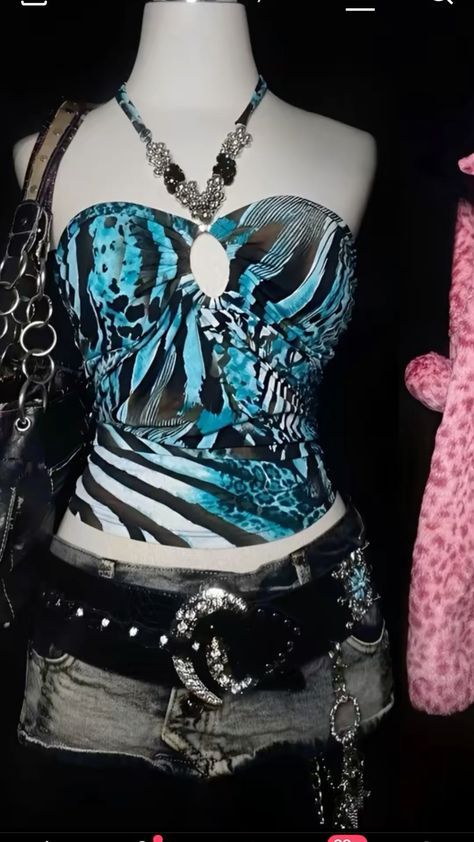 Ke$ha Outfits, 2000s Fashion Blue, Kesha Concert Outfit Ideas, 2000 Fashion Outfits, Mcbling Fashion, 2000s Outfit, Trashy Outfits, 2000s Clothes, 2000s Outfits