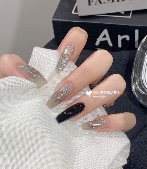 Thai Nails, Simple Nail Designs Summer, Nails 2023 Trends Short, Nails Inspiration 2023, Acubi Nails, Press On Nails Aesthetic, Aesthetic Nail Designs, Simple Nail Ideas, Press On Nails Tips