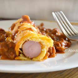 4-Ingredient Chili Dog Casserole - About a Mom Chilli Dog Casserole, Foil Recipes, Chili Dog Casserole, Dogs Recipes, Bbq Chicken Pasta, Hot Dogs Recipes, Chili Dog, Chili Cheese Dogs, Lean Meals