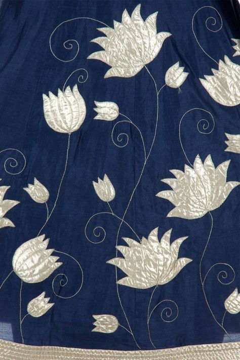 Desi Embroidery Design, Applique Patterns On Kurtis, Applique Work Design, Lotus Embroidery Design, Lotus Embroidery, Embroidery Kurti, Patchwork Embroidery, Embroidery Fashion Detail, Applique Art