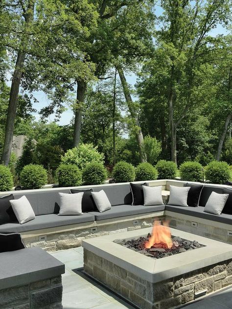 Backyard Fire Pit Ideas Lounge Areas, Backyard Raised Garden, Kelly Johnson, Luxury Home Interior, Outdoor Fire Pit Seating, Backyard Fireplace, Backyard Pavilion, Fire Pit Area, Outdoor Gardens Design