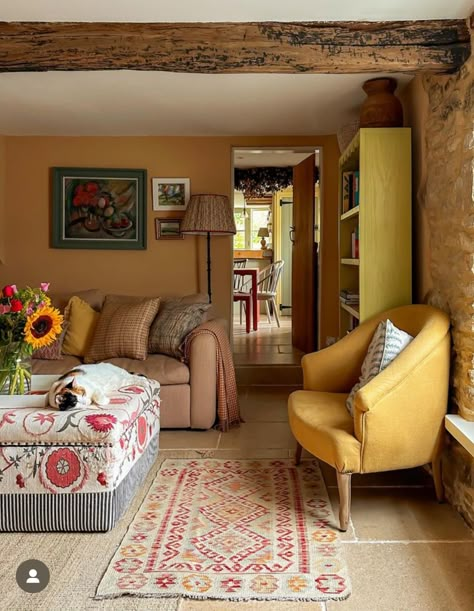 Farmhouse Lounge, Cottage Interior Ideas, Edward Bulmer, Georgian Farmhouse, Colourful House, House In The Hills, Lake House Cottage, Irish House, Comfy House