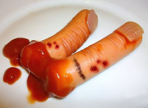 http://izeko.hubpages.com/hub/20-Fabulous-Halloween-Food-Ideas Sausage Fingers, Halloween Themed Appetizers, Healthy Halloween Party Food, Snack Halloween, Healthy Halloween Food, Healthy Halloween Treats, Healthy Halloween Snacks, Halloween Snack, Easy Halloween Party