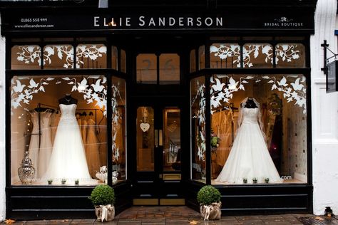 Like the Boutique Exterior, Bridal Shop Interior, Shop Interiors Boutique, Bridal Shop Ideas, Boutique Store Front, Bridal Boutique Interior, Boutique Inspiration, Wedding Dress Store, Wedding Dress Boutiques