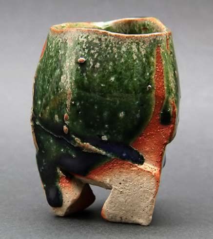 Komosaki-Ryuichi-oribe-yunomi Oribe Ware, Indigenous Australian Art, Japanese Tea Cups, Organic Ceramics, Pottery Teapots, Japanese Tea Ceremony, Ceramic Bottle, Slab Pottery, Ceramic Tea Cup