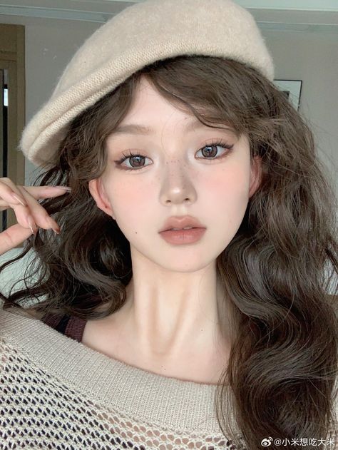 Douyin Beauty, Deep Autumn Makeup, Deep Autumn Palette, Autumn Makeup, Chinese Makeup, Hair Style Korea, Fall Makeup Looks, Nude Makeup, Ideal Body