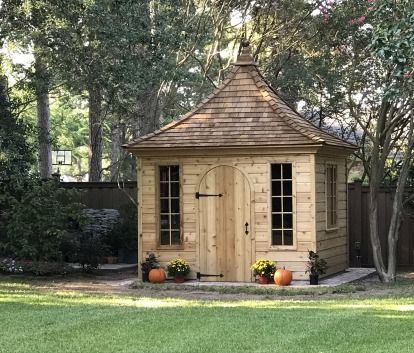 Large Sheds Ideas Backyard, Cute Sheds, Small Garden House, Euro Farmhouse, Farmhouse She Shed, Williamsburg Gardens, Pool Sheds, Brick Shed, Farmhouse Sheds