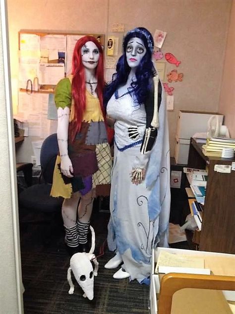 DIY Sally costume-Halloween Sally And Emily Costume, Sally Stitches Costume, Stitch Costume, Sally Costume, Corpse Bride, Costume Halloween, A Cat, Wallpaper Iphone, Halloween Costume