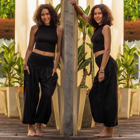 Comfy perfection 😍  #hippiepants #blackpants #bohostyle #boho #hippie #womensfashion #hippiestyle #hippiestyle #bohemianstyle #yogastyle #yogafashion Yoga Pant Outfits, Crystal Pants, Dance Meditation, Black Yoga Pants Outfit, Pantalon Thai, Yoga Style Outfits, Meditation Outfit, Thai Pants, Hippie Pants