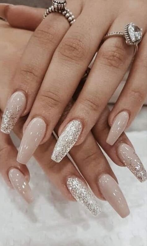 Best Winter Nail Colors, Nail Colors And Designs, Winter Nail Colors, Classy Acrylic, Nagellack Trends, Spring Acrylic Nails, Nail Colors Winter, Fall Acrylic Nails, Working Women