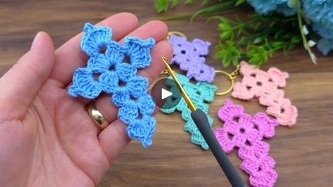 Crochet Hacks, Bro What, Cross Keychain, Crochet Hack, Sugar Free Candy, Gift Crochet, Free Candy, Crochet Cross, Granny Squares Pattern