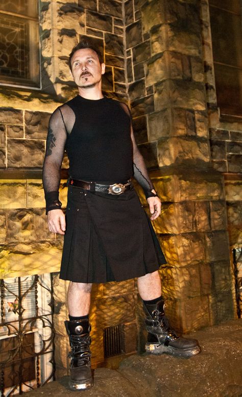 Mens Skirt, Scotish Men, Men's Skirts, Fem Clothes, Taller Girlfriend, Black Kilt, Kilts For Men, Boys Wearing Skirts, Modern Kilts