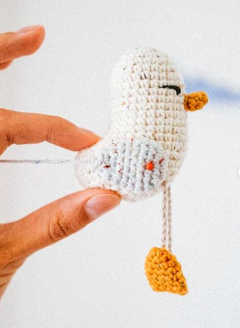 Amigurumi Seagull Crochet Free Pattern Seagull Amigurumi Free Pattern, Amigurumi Seagull, Seagull Crochet, Crochet Fish Patterns, Crochet Bird Patterns, Crochet Fish, Crochet Animal Amigurumi, Crochet Birds, Cozy Crochet