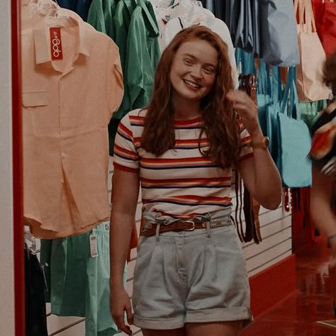 Max Mayfield Full Body Pic, Max Mayfield Outfit, Sky Core, Shifting Hogwarts, Girls Things, Stranger Things Max, Character Icons, Max Mayfield, Stranger Things Girl