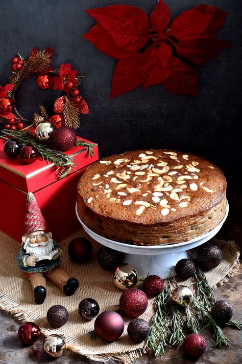 Christmas Fruit Cake (Non Alcoholic) - Pepper Delight #pepperdelightblog #recipe #cake #thanksgiving #newyear #fruitcake #cake #dryfruitcake #christmas #holidayrecipes #nonalcoholic #party #festivals Christmas Plum Cake, Fruit Cake Recipe Christmas, Fruit Cake Design, Christmas Fruit Cake, Cake Preparation, Whiskey Cake, Triple Chocolate Cake, Fruit Cake Christmas, Christmas Biscuits