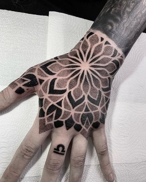 Mandala Tattoo Men, Dot Work Mandala, Geometric Tattoo Pattern, Mandala Hand Tattoos, Henna Mandala, Zodiac Tattoos, Instagram Tattoo, Hand Tattoos For Guys, Dot Work Tattoo