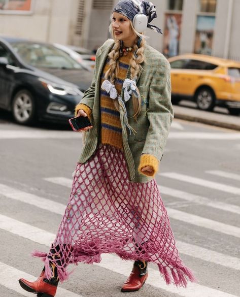 Post Modernism Fashion, Excessive Layering Fashion, Maxamilist Outfit, Eclectic Maximalism Fashion, Valentine’s Day Fits, Style Influencers, Mode Hippie, Statement Fashion, Quirky Fashion