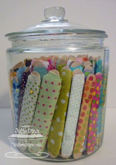 "Great ideas for ribbon storage using glass jars and wide Popsicle sticks!" Jelly Roll Storage Ideas, Ribbon Storage, Coin Couture, Dream Craft Room, Ideas Para Organizar, Scrapbook Room, Office Crafts, Craft Room Storage, Craft Room Office