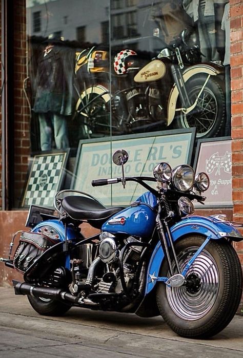 Old Harley Davidson, Vintage Motorcycle Photos, Indian Motorbike, Old School Motorcycles, Harley Panhead, Vintage Harley Davidson Motorcycles, Harley Davidson Art, Classic Harley Davidson, Bobber Bikes