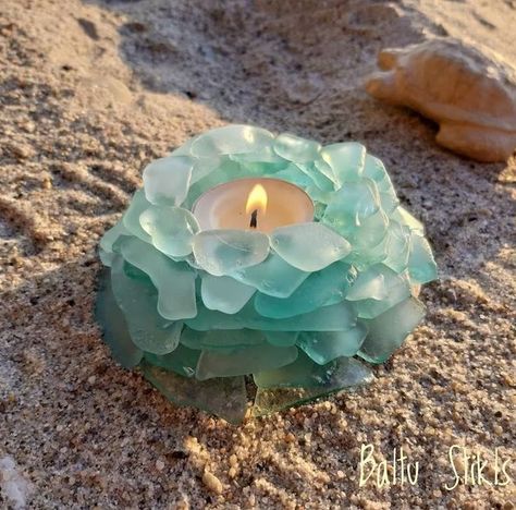 Sea Glass Tealight Candle Idea | Seaglass candle Ideas DIY or Shop Sea Glass Candle Holder, Sea Glass Candles, Sea Glass Decor, Sea Glass Art Projects, Beach Glass Crafts, Lantern Ideas, Stella Marina, Glass Art Projects, Decoration Plante